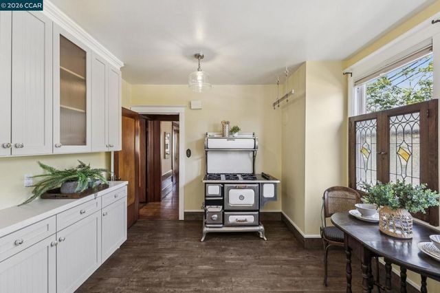 1324 Grove St, Alameda, CA 94501