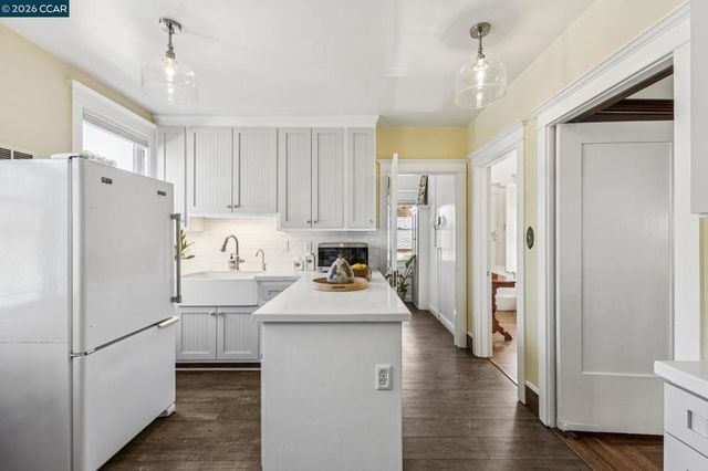 1324 Grove St, Alameda, CA 94501