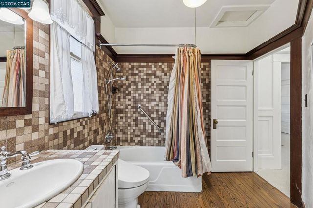 1324 Grove St, Alameda, CA 94501