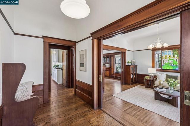 1324 Grove St, Alameda, CA 94501