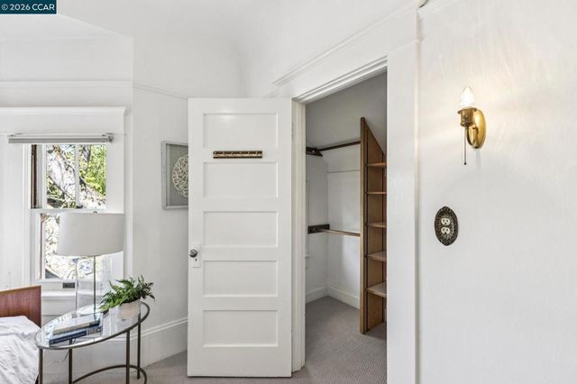 1324 Grove St, Alameda, CA 94501