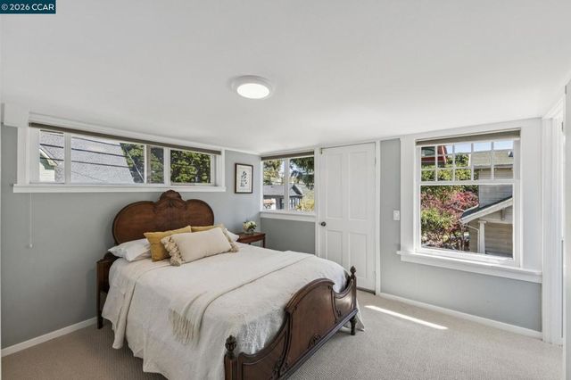 1324 Grove St, Alameda, CA 94501