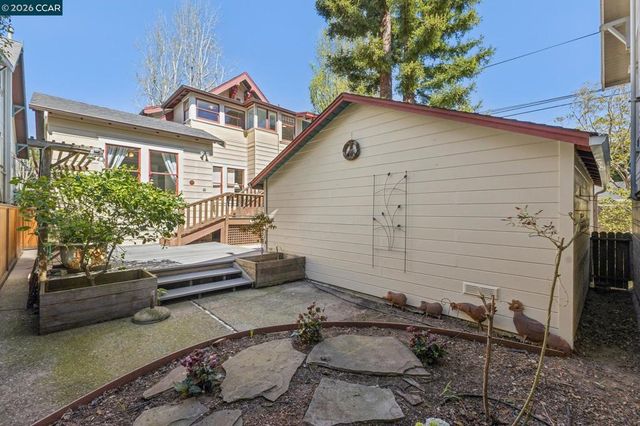 1324 Grove St, Alameda, CA 94501