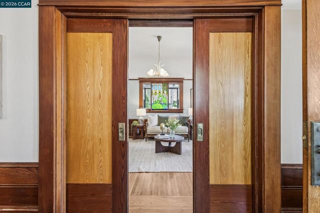 1324 Grove St, Alameda, CA 94501