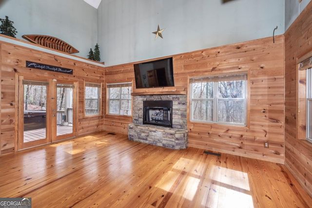 520 Newport Drive, Ellijay, GA 30540