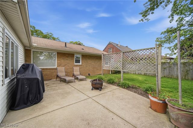 218 Bonnett Street SW, North Canton, OH 44720