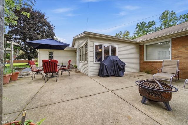 218 Bonnett Street SW, North Canton, OH 44720