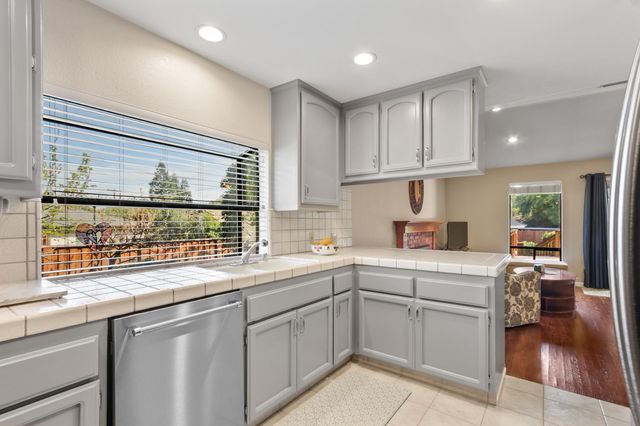 7928 Amalfi Way, Fair Oaks, CA 95628