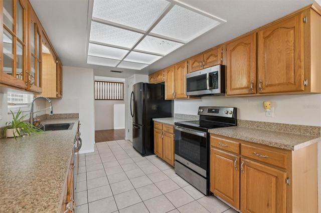 2620 GIANT PLACE, Seffner, FL 33584