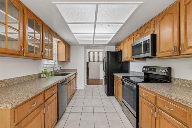 2620 GIANT PLACE, Seffner, FL 33584