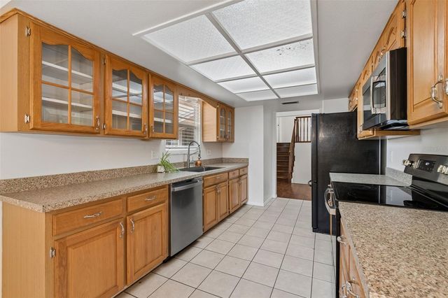 2620 GIANT PLACE, Seffner, FL 33584