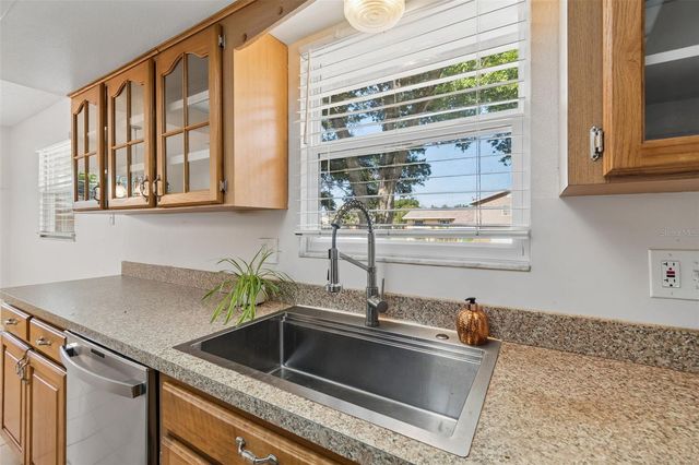 2620 GIANT PLACE, Seffner, FL 33584