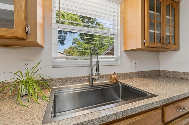 2620 GIANT PLACE, Seffner, FL 33584