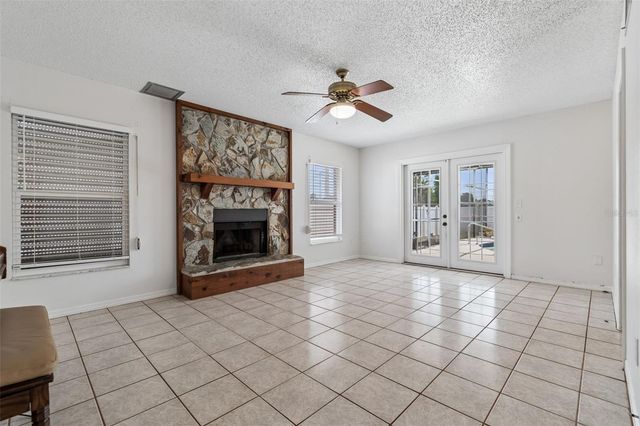 2620 GIANT PLACE, Seffner, FL 33584