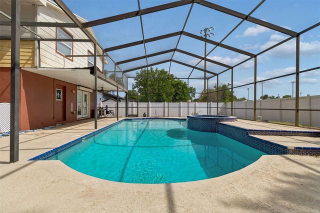 2620 GIANT PLACE, Seffner, FL 33584