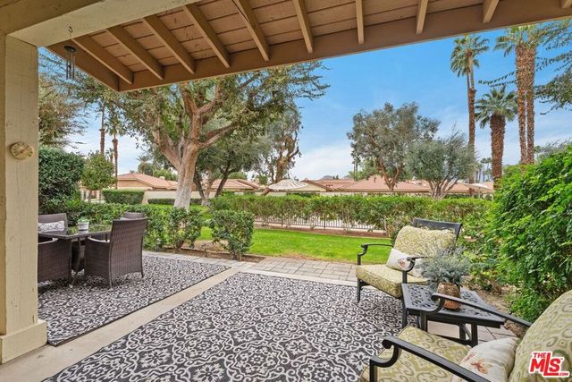 303 Villena Way, Palm Desert, CA 92260