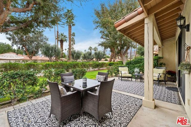 303 Villena Way, Palm Desert, CA 92260