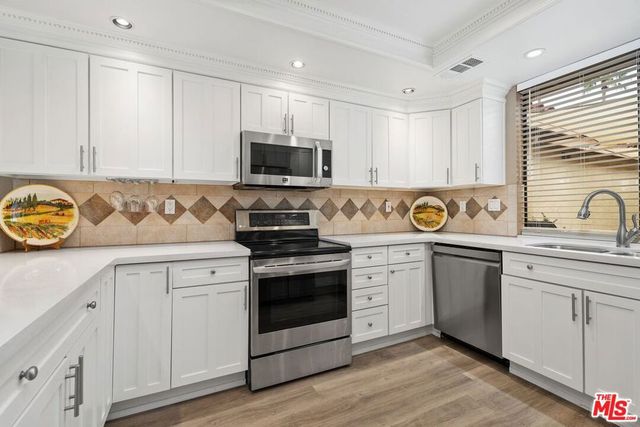 303 Villena Way, Palm Desert, CA 92260