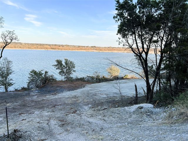 2881 Pathfinder Court, Granbury, TX 76048