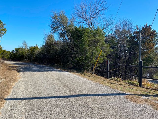 2881 Pathfinder Court, Granbury, TX 76048