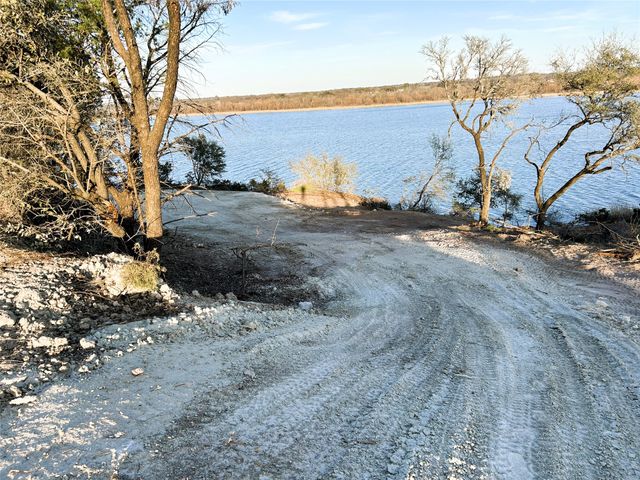 2881 Pathfinder Court, Granbury, TX 76048