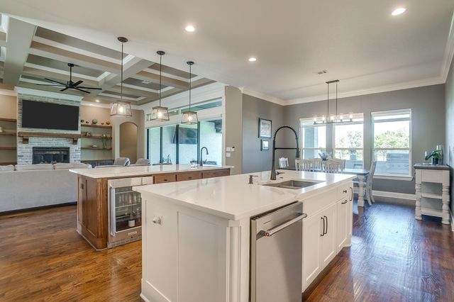 104 Woodview Creek Trail, Fort Worth, TX 76108