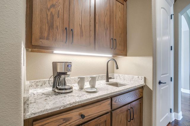 104 Woodview Creek Trail, Fort Worth, TX 76108