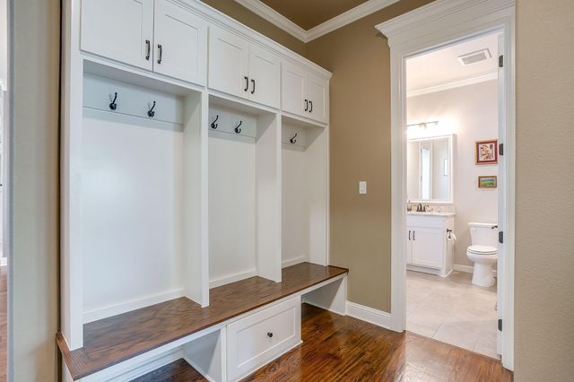 104 Woodview Creek Trail, Fort Worth, TX 76108