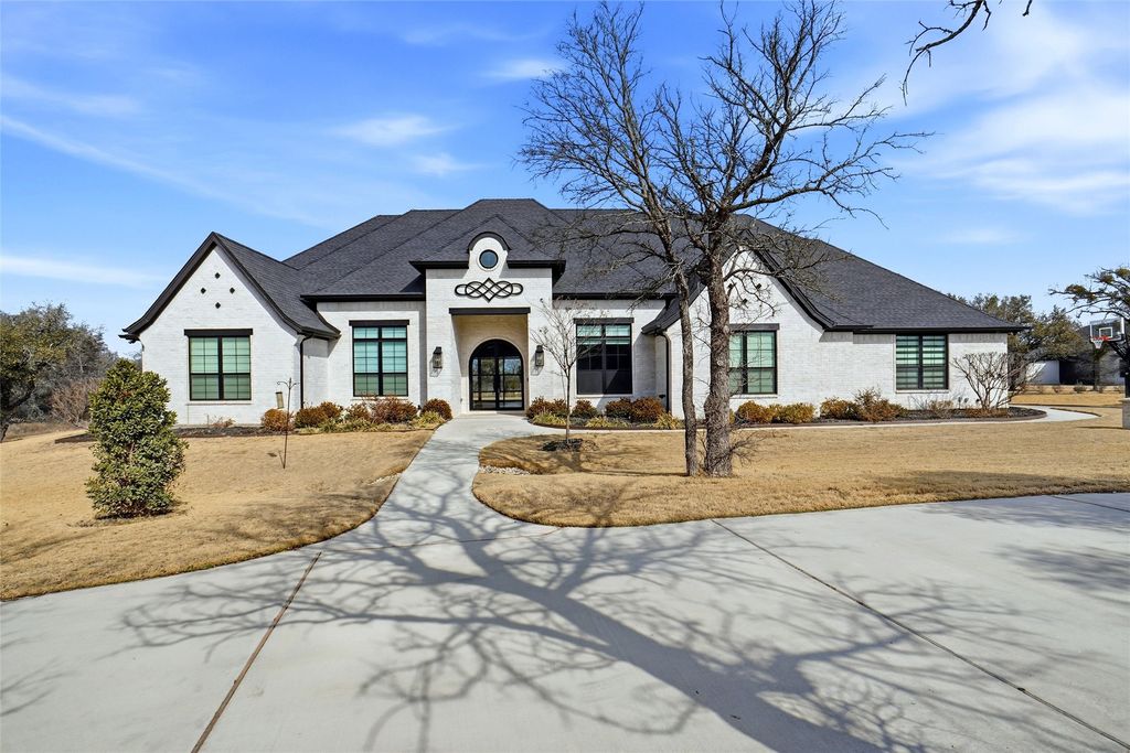 104 Woodview Creek Trail, Fort Worth, TX 76108