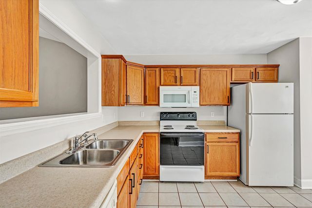 2482 Tuckawana Cir NW, Roanoke, VA 24017