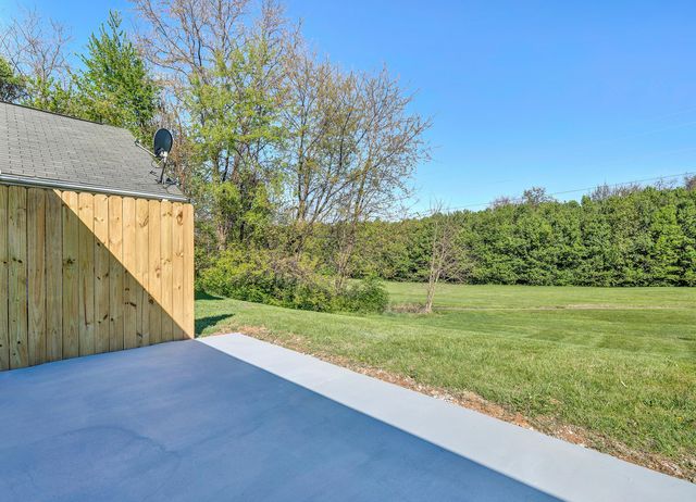 2482 Tuckawana Cir NW, Roanoke, VA 24017