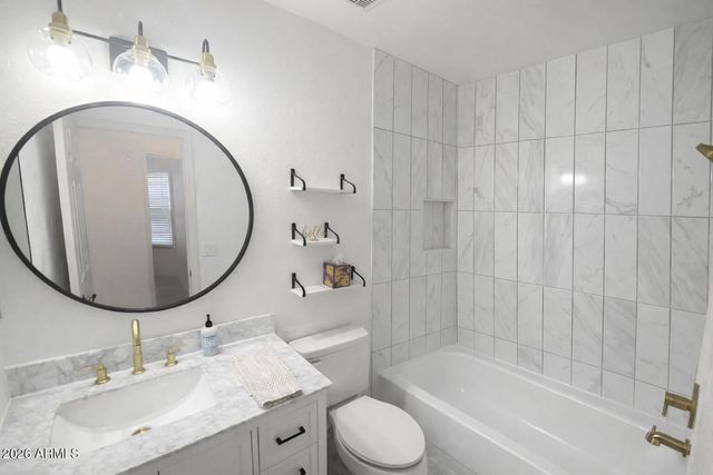 324 S LAVEEN Drive, Chandler, AZ 85226