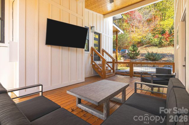 56 Creek Run Road, Candler, NC 28715