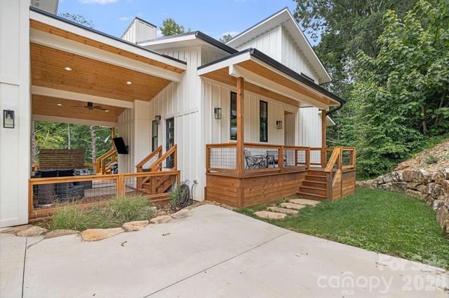 56 Creek Run Road, Candler, NC 28715