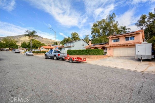 2535 Mercedes, Highland, CA 92346