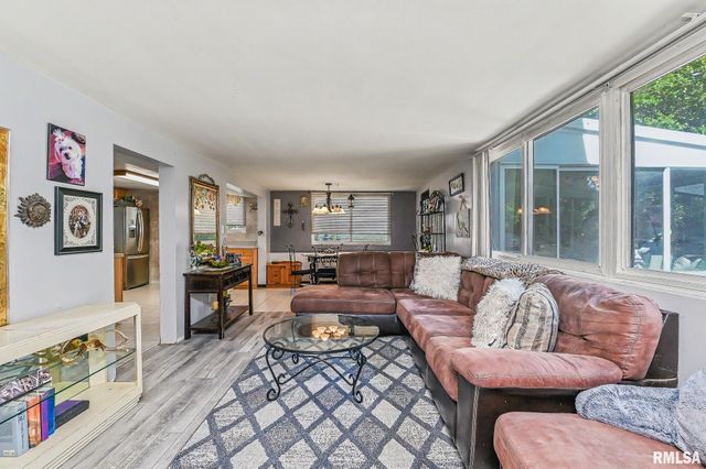 2813 W SCENIC Drive, Peoria, IL 61615