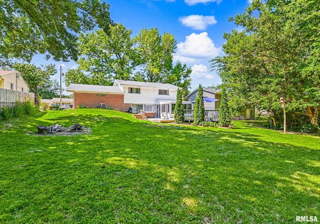 2813 W SCENIC Drive, Peoria, IL 61615