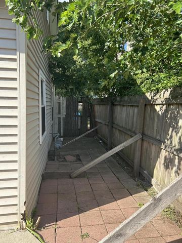 1721 S 3rd STREET #A, Milwaukee, WI 53204