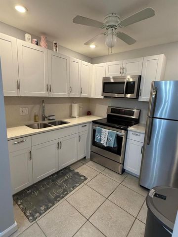 200 Village Green Circle E K218, Palm Springs, FL 33461