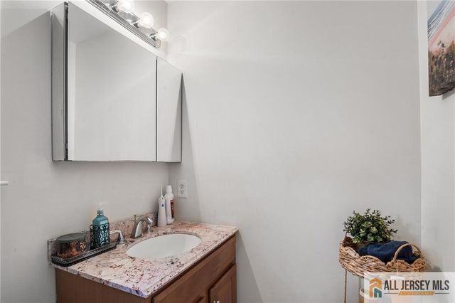 32 E Summit Avenue, Sewaren, NJ 07077