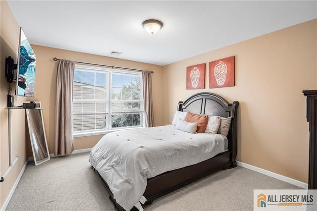 32 E Summit Avenue, Sewaren, NJ 07077