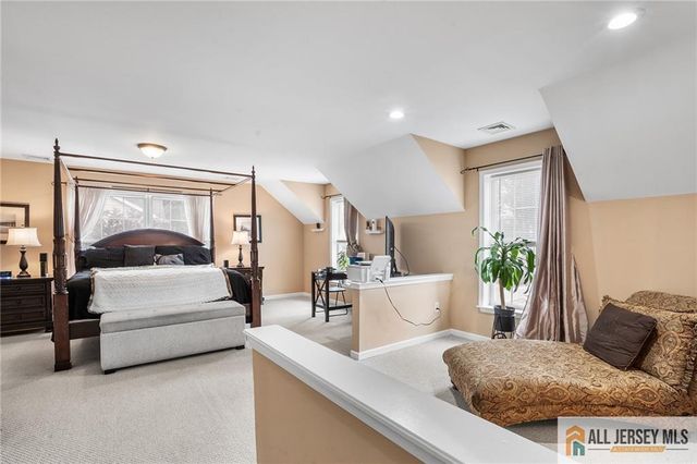 32 E Summit Avenue, Sewaren, NJ 07077