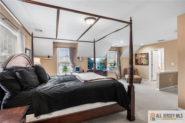 32 E Summit Avenue, Sewaren, NJ 07077