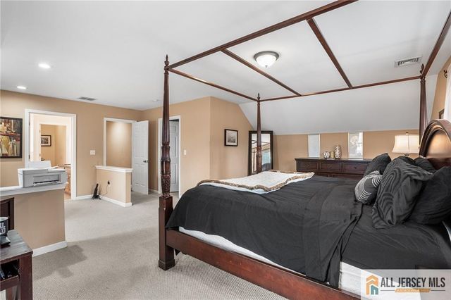 32 E Summit Avenue, Sewaren, NJ 07077