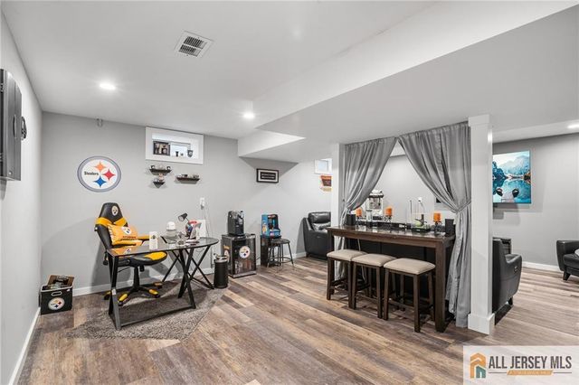 32 E Summit Avenue, Sewaren, NJ 07077