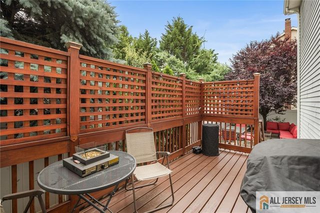 32 E Summit Avenue, Sewaren, NJ 07077