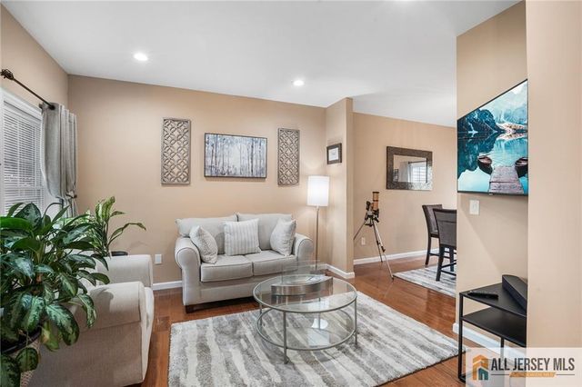 32 E Summit Avenue, Sewaren, NJ 07077