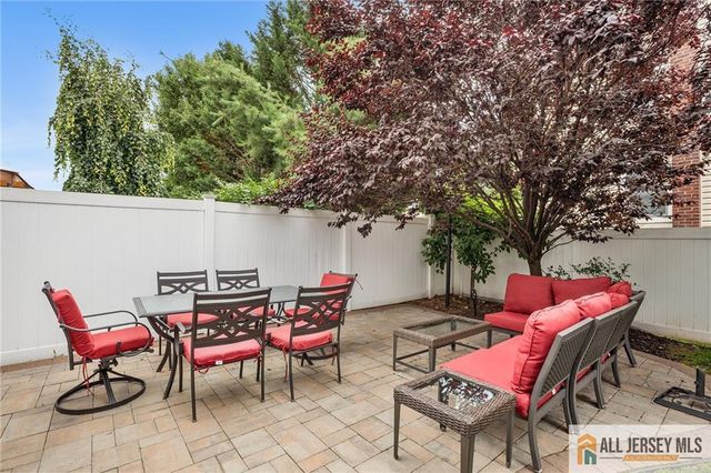 32 E Summit Avenue, Sewaren, NJ 07077