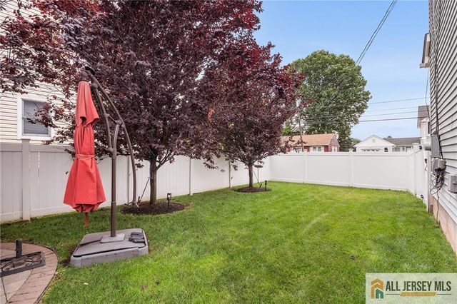 32 E Summit Avenue, Sewaren, NJ 07077