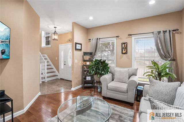 32 E Summit Avenue, Sewaren, NJ 07077